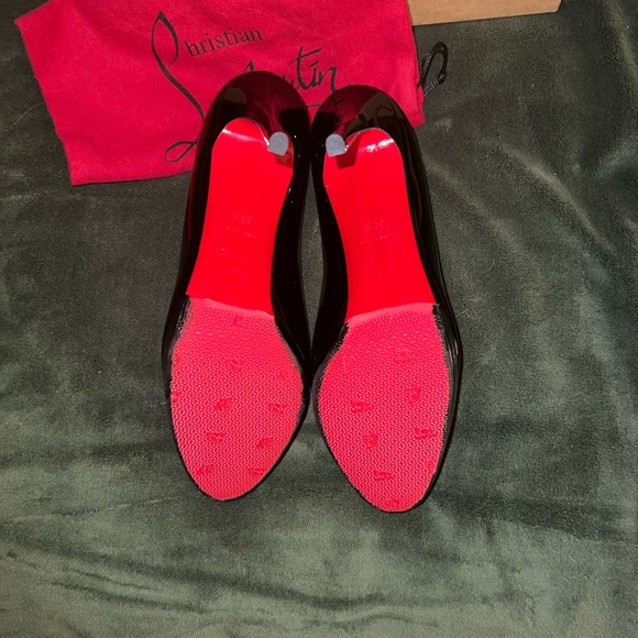 Never Worn! Louboutin Simple Pumps - Picture 8 of 12